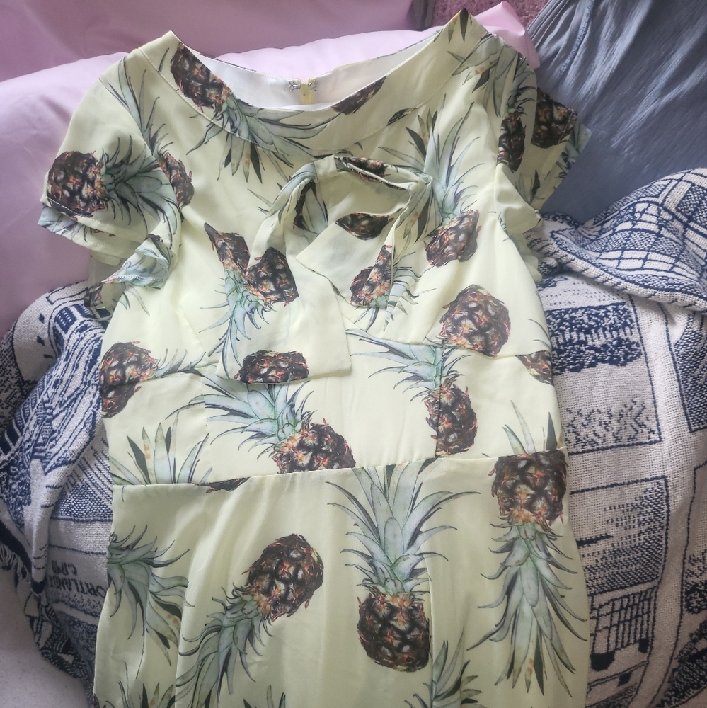 Unique Vintage Flutter Sleeve Yellow Pineapple Print Dress Medium